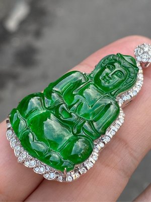 「愛玉冰」A貨緬甸產天然翡翠-----玻璃種老坑綠觀音菩薩鑽墜