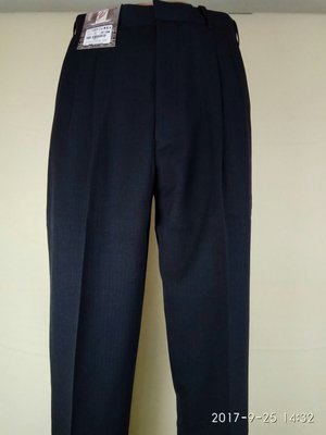 【平價服飾】台灣製造冬季深灰色格紋「打摺西裝褲」(7685-2)(30-42)免費修改