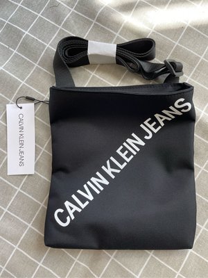 CALVIN KLEIN Jeans 側背包 帆布 包包 包 女生 男生 黑色 LOGO 正品 小方包