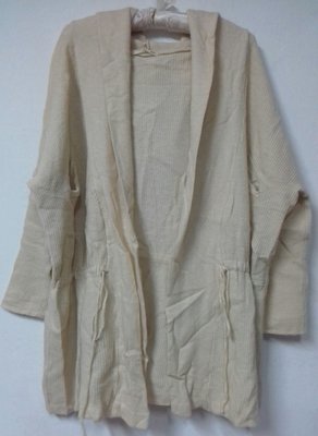 降價轉賣全新【gisele】--米色連帽彈性針織羊毛開襟外套(size：F)~380元。