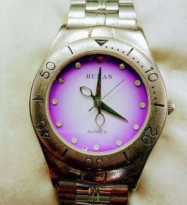OQ精品腕錶  石英錶。玻璃镜面不含龍頭 35MM行走正常 庫存新錶。