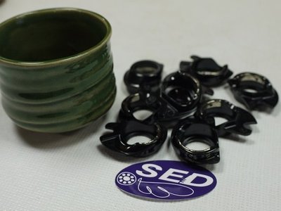 SED鴿子窩:勝家縫紉機 {梭殼}6.9系列(全迴轉) 台灣製