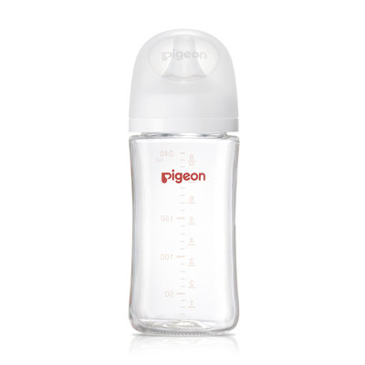 瘋狂寶寶***Pigeon貝親第三代母乳實感玻璃奶瓶240ml純淨白(P80808)