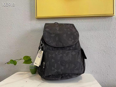 Kipling 猴子包 k12147 黑色幾何印花 中型 輕量 翻蓋雙肩後背包 旅行 防潑水 預購