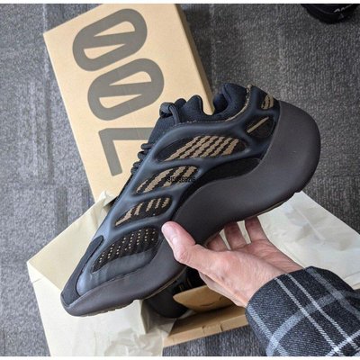【正品】adidas Yeezy 700 v3 "Clay Brown” 黑銅 反光 夜光 慢跑 GY0189潮鞋
