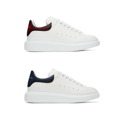 [全新真品代購-F/W22 新品!] Alexander McQueen 深藍/深紅後尾 白色皮革 休閒鞋 (AMQ)