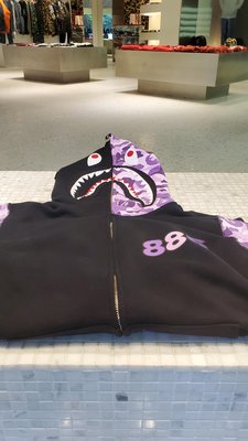 Bape 猿人 13週年 台北限定 886 紫鯊 鯊魚 外套 Hoody 短袖 T恤 大Logo 大猿人頭 黑色 S M 白色 L