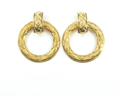 Chanel 古董耳環，Chanel cc logo 耳環. 5.5cm x 4.7cm