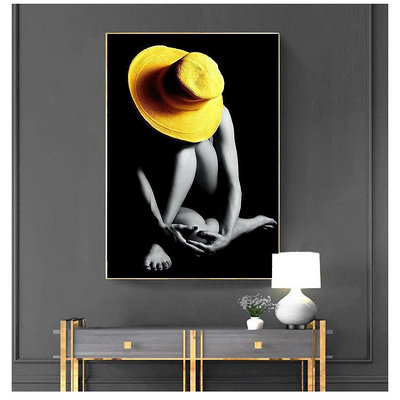 【臻上严选】現代海報和印花女孩戴黃色帽子客廳壁畫家居裝飾性感裸女帆布藝術畫