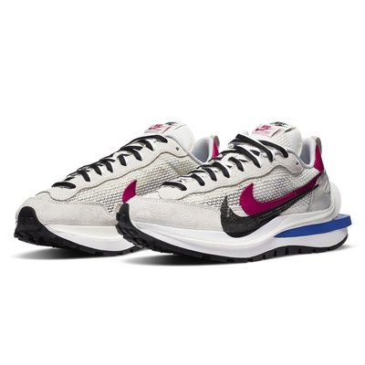 預購商品】NIKE X SACAI VAPORWAFFLE SAIL 米白黑紅藍【CV1363-100