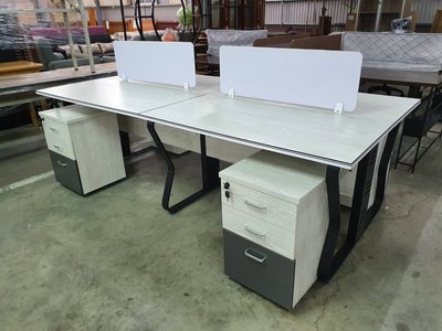 大台南冠均--全新 時尚工業風造型款 4人座 屏風辦公桌 4人座OA辦公桌 電腦桌 可當會議桌使用 活動櫃X4~高CP值