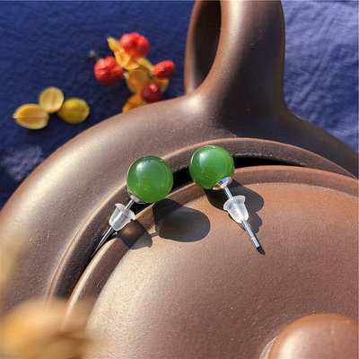 和闐碧玉圓球耳釘S925銀鑲嵌玉石耳飾精致簡約菠菜綠保真和闐帶證