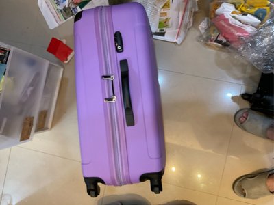 日本二手27吋行李箱只用一次（行李太多）材質為PC+ABS需要請直接下標。不加任何通訊軟體面交前請先下標！