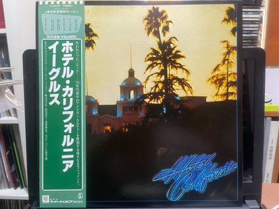 老鷹樂隊  Hotel California Eagles 加州旅館 日版 對開式封套 附海報 有側標 黑膠唱片LP