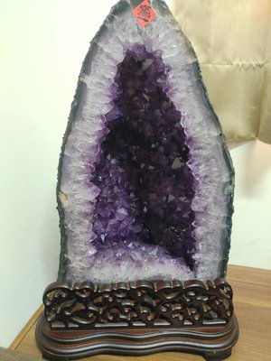 金型紫水晶洞