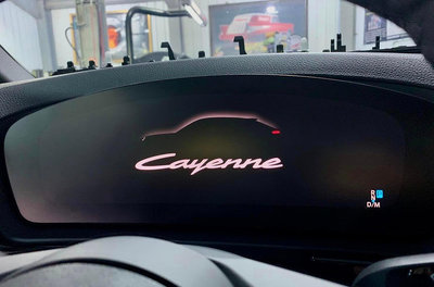 PORSCHE CAYENNE E3.2 COUPE 安裝21吋台製鍛造訂製GT式樣鋁圈+同色加寬輪弧和後視鏡下緣烤漆+內裝螢幕STEK保護貼施工