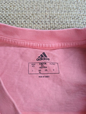 超吸睛搶眼 adidas 粉紅色短袖T-shirt