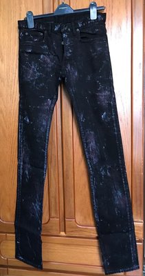 Dior Homme秀上款F19噴漆牛仔褲