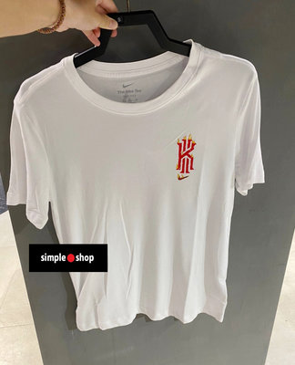 【Simple Shop】NIKE KYRIE LOGO 運動短袖 火焰 像素塗鴉 短袖 白色 DJ1567-100