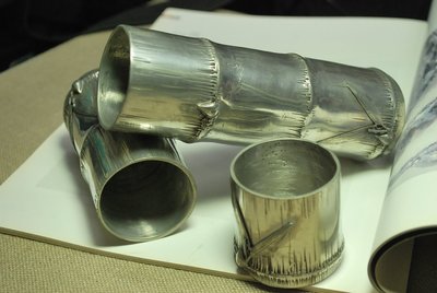 象泰泰 ❖ 早期老錫件 錫杯 竹子造型竹杯 AOT00030 三個一組，含木座 特價出售