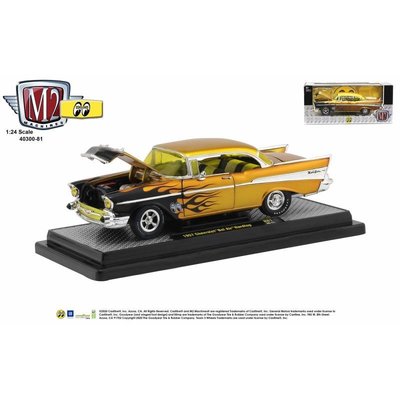 M2 Machines 1/24 Die Cast Model MOON Equipped 1957 Chevrolet