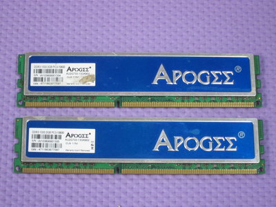 【寬版雙面散熱片】 APOGEE 華東承啟 DDR3-1333 2G 記憶體 兩條共 4G 桌上型二手記憶體