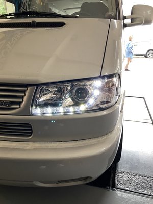 《※台灣之光※》VW T4 VR6 GP版97 98 99 00 01 02年外銷品R8樣式LED光條晶鑽魚眼投射大燈組