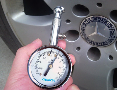 現貨 360度可旋轉測氣頭表胎壓表高精度出口歐美胎壓計氣壓表