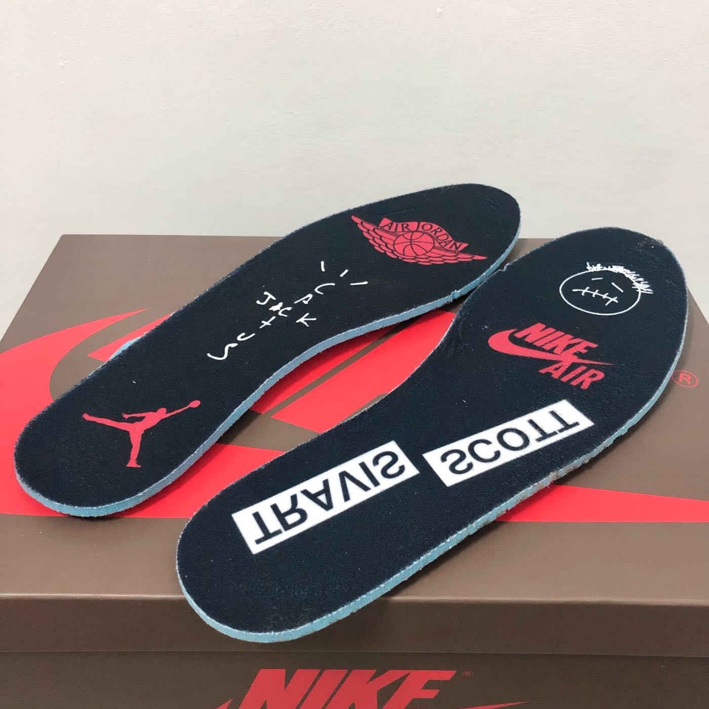 已售出US10 NIKE AIR JORDAN 1 LOW OG SP-T TRAVIS SCOTT 28公分低筒倒