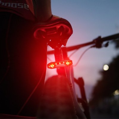 USB充電山地車 單車夜間騎行閃爍警示燈自行車尾燈