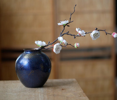 【二手】日本清雅堂，一張銅板手打出，純手工捶打而成的銅花瓶。表面擦銀 擺件 舊貨 老貨 【景天闇古貨】-559