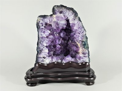 [銀九藝] 高~25.5公分 重~5.6公斤 巴西 紫水晶洞 小隻水晶洞