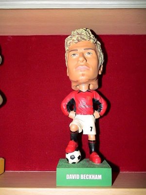 世界盃足球賽英國明星貝克漢David Beckham陶瓷公仔搖頭娃娃一個