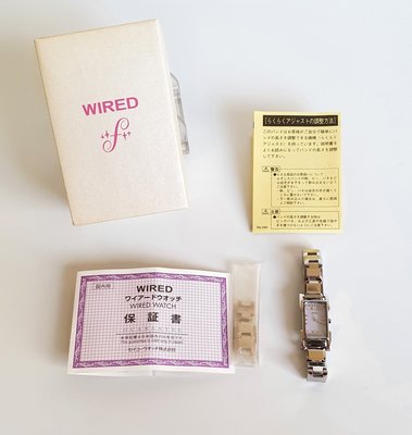 【精工錶】 SEIKO WIRED 系列 ，珍珠母貝錶盤 時尚女腕錶 原廠盒裝， 功能正常 保證真品