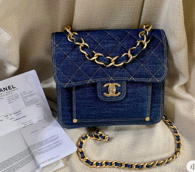 小巴黎二手名牌真品Chanel 單寧郵差包 牛仔 未使用 22公分 有購證 原價18萬