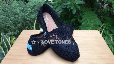 ☆╮LOVE TONES╭☆美國正品TOMS鞋『免運』Crochet 蕾絲簍空款【黑】現貨+預購
