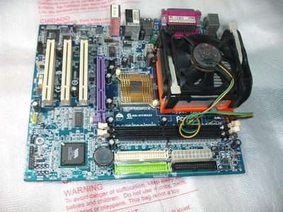 技嘉GA-8IE533 (VIA P4M266A晶片) 主機板 + Intel CPU含原廠風扇 "現貨