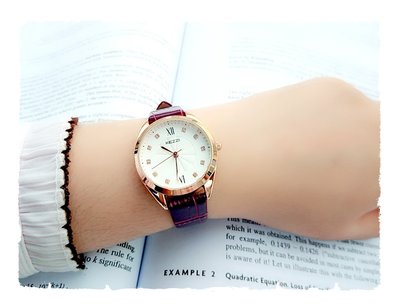 地球儀鐘錶 KEZZI日韓人氣 高雅氣質時尚鑲鑽錶 雷射條紋面 日本機芯 浪漫亮彩皮帶錶 【↘240】K1814浪漫紫