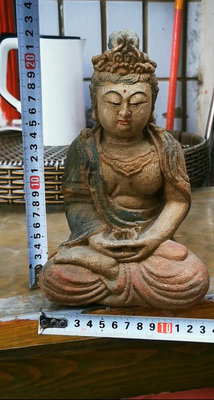 清代楠木觀音菩薩坐像，高22厘米，寬14厘米，厚9厘米。