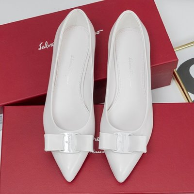 【熱賣精選】2020SS  SALVATORE FERRAGAMO 女鞋viva系列 商務皮鞋 白色