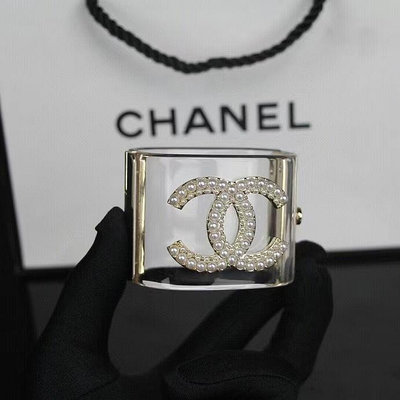國際精品CHANEL 香奈兒透明珍珠雙C寬版手環 代購