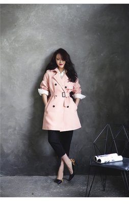 =EZZ=韓國首爾 時尚精品 東大門同步 茵蔓 8002 韓版纯色中長款風衣粉色外套