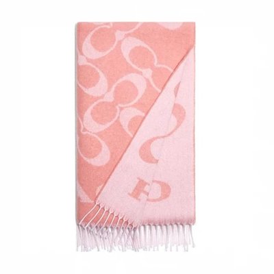 【美麗小舖】COACH CB684 粉色經典C LOGO 義大利製純羊毛 圍巾 流蘇披肩-全新真品現貨在台
