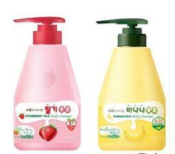 韓國KWAILNARA 草莓牛奶沐浴乳/身體乳560G香蕉牛奶沐浴乳/身體乳560 g·芯蓉美妝