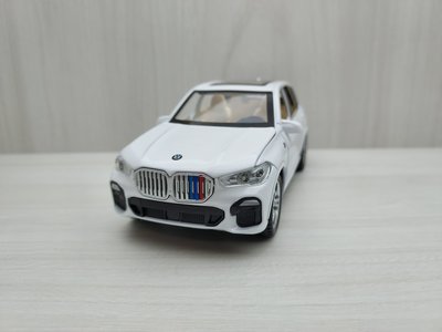 全新盒裝~1:32 ~BMW 寶馬 X5 可開門 白色合金模型聲光車