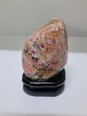奇石-雅石-花蓮石-玫瑰石-高10寬6厚5公分，重0.5公斤，含台座-00014