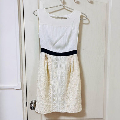 近新 MERCURYDUO 日本品牌 氣質優雅白色上衣拼接米黃色蕾絲裙 無袖洋裝