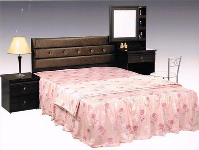 大台南冠均家具批發---全新 雙人房間組 5*6雙人床組 4件式 木心板製作 優惠中~ *床頭片/床邊櫃/化妝台/床底板