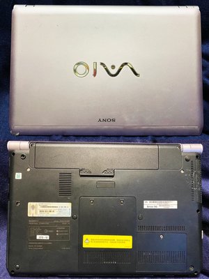 SONY VAIO VPCS135FW 13.3吋筆記型電腦  粉紅金 零件機、故障機