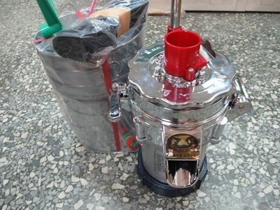 5英吋 1/2HP 磨米機、磨豆機 -- 米漿，豆漿，做粿，蘿蔔糕 (年節必備)台灣製造*新型專利